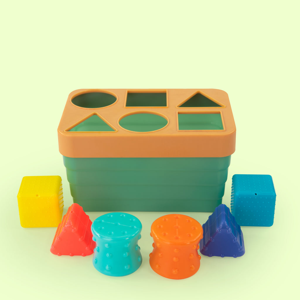 shape sorter toy with sorter pieces